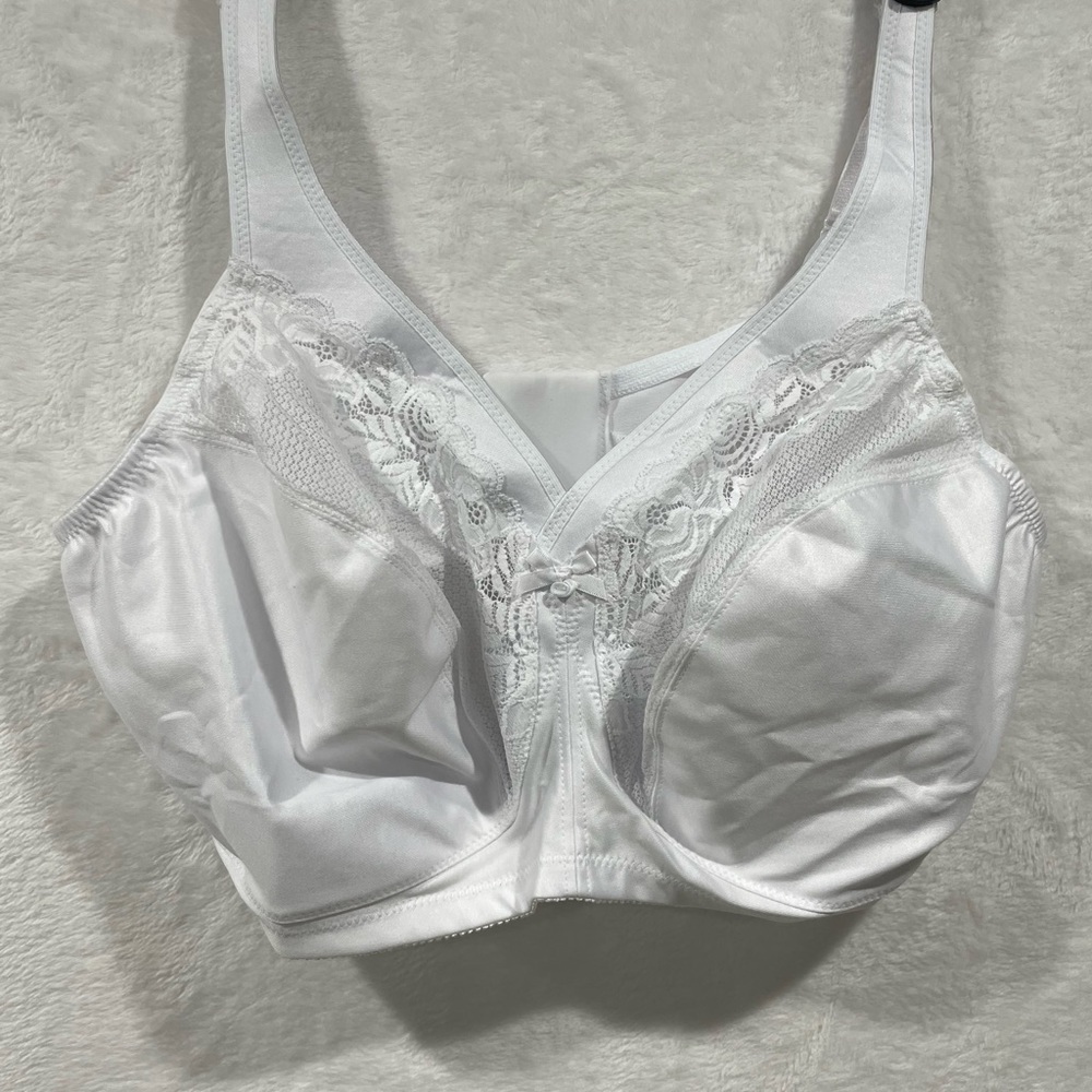 Glamorise Full Figure Wirefree Minimizer Support Bra White New W/O Tags 44G